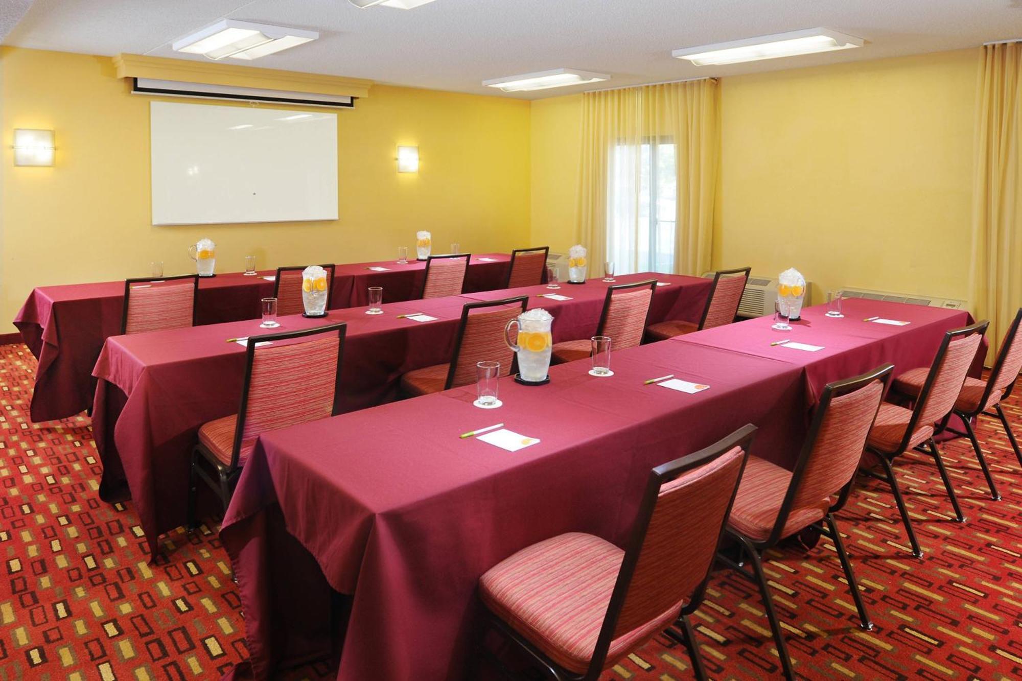 Courtyard By Marriott Oklahoma City Airport Esterno foto
